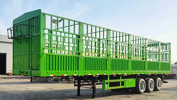 Light straight-axle grid semi-trailer enables green bulk transport